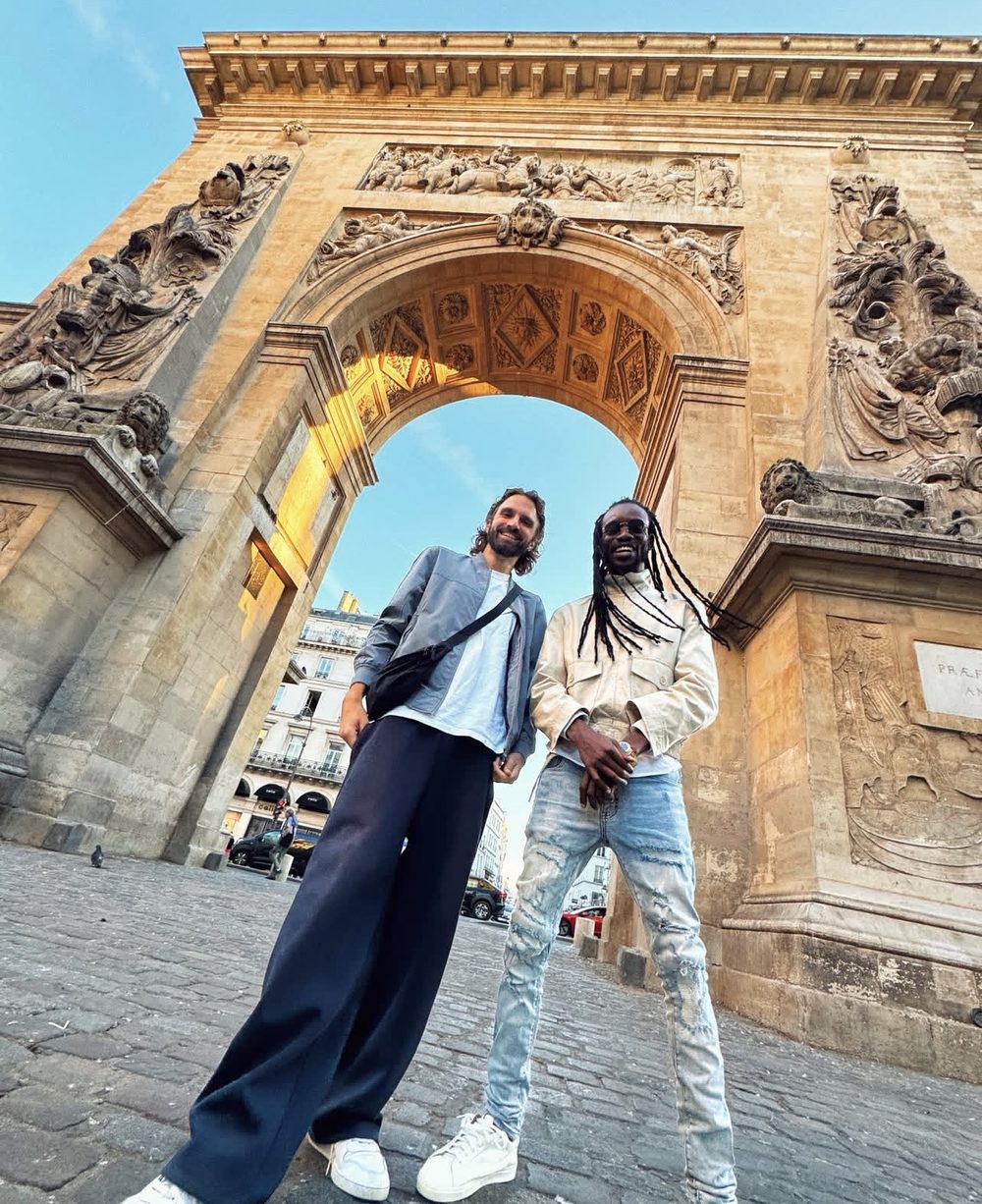 Zamunda at the Porte Saint-Denis arch in Paris